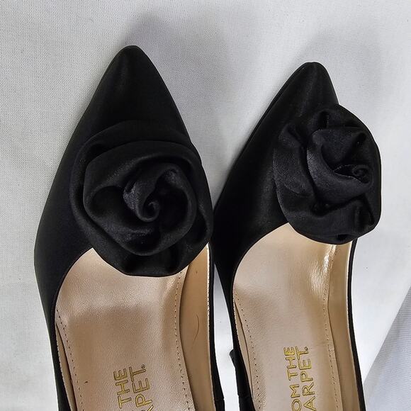 Chic Black Heels with Sleek Design - Picture 9 of 11